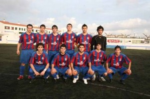 Favorito. El CD Menorca ya se alzó con el título de Copa tras superar a la UD Mahón en la final (3-1) - Archivo 