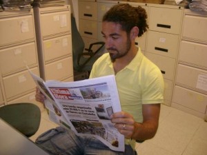  El jugador 'ciutadellenc' Biel Medina visitó el domingo la redacción de este diario. Foto: J.J. 15-02-2008 | J. J.