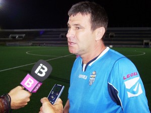El técnico Goran Milojevic atendía a los medios